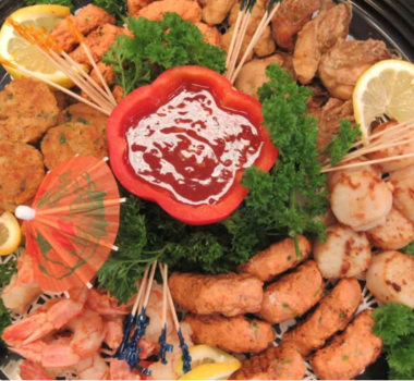 Fine Kettle o Fish fried seafood platter with sauce