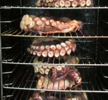 Fine Kettle o Fish octupus