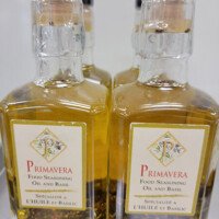 Fine Kettle oil with basil