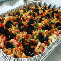 Fine Kettle seafood paella catering